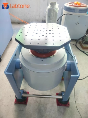 Fuerza máxima de seno 300 kgf pico (3 kN) Sistema de prueba de vibración refrigerado por aire para pruebas de laboratorio de baterías con UL1642 / UN38.3