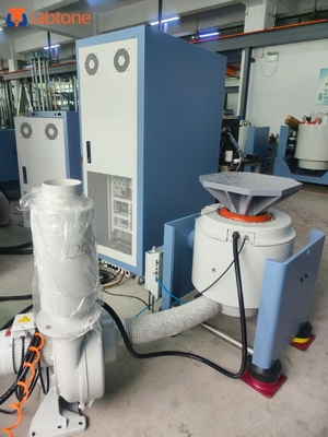 Fuerza máxima de seno 300 kgf pico (3 kN) Sistema de prueba de vibración refrigerado por aire para pruebas de laboratorio de baterías con UL1642 / UN38.3